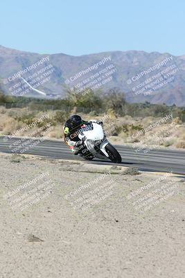 media/Dec-04-2025-Racers Edge (Thu) [[5ebc9f124d]]/3-B Group/3-Session 2 (Turn 7 Inside)/